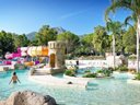 Camping Pas Cher vous présente avec son site Officiel campingpascher.fr, le Camping Bella Vista classé 3 étoiles, situé sur la commune de Calvi dans le département Corse Du Nord (Corse) en France. Le camping Bella Vista vous propose un hébergement de type chalet de 25 m² pour 1 personne avec climatisation (télévision). L'établissement vous propose 9 autres types d'hébergements. Découvrez tous nos séjours à petits prix dans la commune et aux alentours de Calvi du département : Corse Du Nord (Corse). Les Avis clients pour le Camping Bella Vista sont excellents avec une note moyenne de 8 sur 10. Piscine extérieure, Aire de jeux enfants, Jet-ski, Location de bateaux, Paddle, Ping-pong, Planche à voile, Randonnée, Surf, Bar, Dépôt de pain, Snack/Bar, Épicerie,... En savoir plus : cliquez-ICI.
