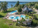 Camping Pas Cher vous présente avec son site Officiel campingpascher.fr, le Camping Le Caussanel - Ciela Village classé 4 étoiles, situé sur la commune de Canet De Salars dans le département Aveyron (Midi Pyrénées) en France. Le camping Le Caussanel - Ciela Village, vous présente un hébergement de type mobil-home de 27 m² avec climatisation et télévision. Le camping Le Caussanel - Ciela Village vous propose du vendredi 05 juin au vendredi 12 juin 2026 avec une PROMO de DERNIÈRE MINUTE, en promotion à -14% pour 7 nuits à 304 € au lieu de 354,0 € soit une Économie de 50 €. Cette location propose 69 dates différentes pour réserver votre séjour. Découvrez également les 7 autres gammes d'hébergements du camping. Les Avis clients pour le Camping Le Caussanel - Ciela Village sont de 7 sur 10. Piscine chauffée, Piscine extérieure, Animations familiales, Club enfants, Aire de jeux enfants, Baby-foot, Canoë-kayak, Paddle, Ping-pong, Pédalo, Pétanque, Terrain de beach-volley, Terrain multisports, Bar, Dépôt de pain, Snack/Bar, Épicerie,... En savoir plus : cliquez-ICI.