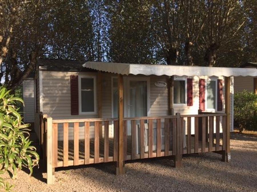 Camping Pas Cher vous présente avec son site Officiel campingpascher.fr, le Camping Les Fouguieres classé 3 étoiles, situé sur la commune de Carces dans le département Var (Provence Alpes Côte D'azur) en France. Le camping Les Fouguieres, vous présente un hébergement de type mobil-home de 28 m² pour 4 personnes. Le camping Les Fouguieres vous propose du sam. 06 juin au sam. 13 juin 2026 avec un DÉPART DEMAIN pour 7 nuits à 600€. Cette location propose 43 dates différentes pour réserver votre séjour. Découvrez également les 5 autres gammes d'hébergements du camping. Les Avis clients pour le Camping Les Fouguieres sont excellents avec une note moyenne de 8 sur 10. LacMerRivière, Piscine chauffée, Piscine extérieure, Animations familiales, Aire de jeux enfants, Canoë-kayak, Centre équestre, Ping-pong, Pétanque, Randonnée, Terrain de badminton, Terrain de volley-ball, Bar, Snack/Bar,... En savoir plus : cliquez-ICI.