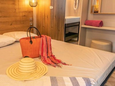Cliquez pour découvrir toutes les photos de l'HÉBERGEMENT ! mobil-home - Domaine De La Ville Huchet photo 3