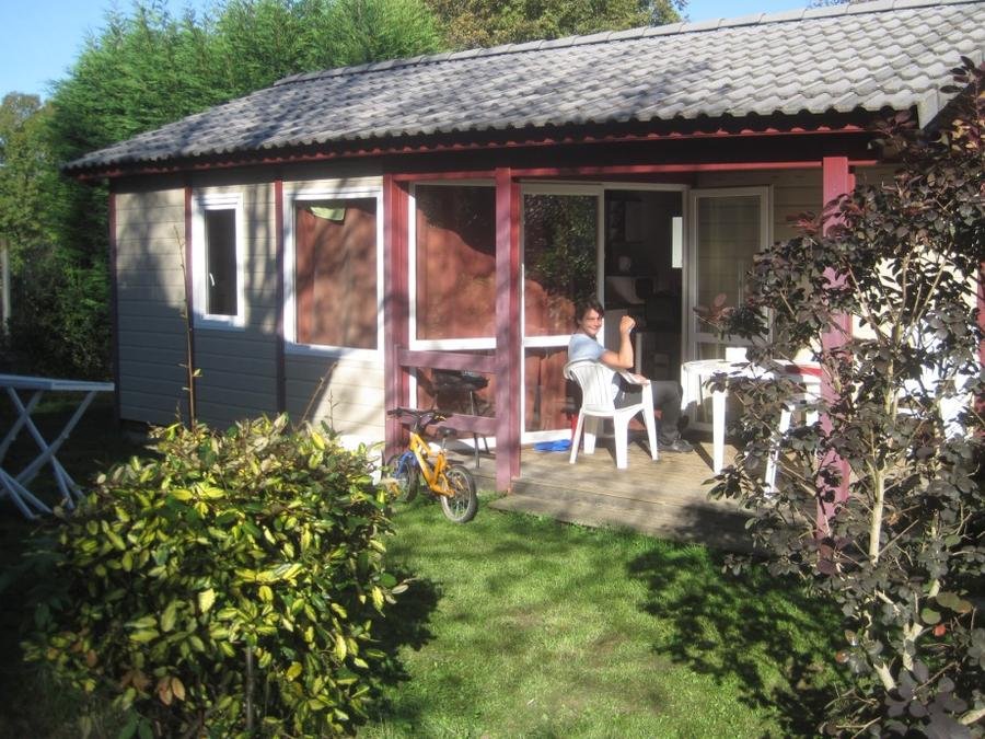 Camping Pas Cher vous présente avec son site Officiel campingpascher.fr, le Camping Les Craouès classé 3 étoiles, situé sur la commune de Capvern dans le département Hautes-pyrénées (Midi Pyrénées) en France. Le camping Les Craouès vous propose un hébergement de type chalet de 35 m² pour 7 personnes. L'établissement vous propose 3 autres types d'hébergements. Découvrez tous nos séjours à petits prix dans la commune et aux alentours de Capvern du département : Hautes-pyrénées (Midi Pyrénées). Les Avis clients pour le Camping Les Craouès sont excellents avec une note moyenne de 8 sur 10. Piscine extérieure, Animations familiales, Aire de jeux enfants, Ping-pong, Pétanque, Terrain de volley-ball, Trampoline, Bar,... En savoir plus : cliquez-ICI.