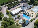 Camping Pas Cher vous présente avec son site Officiel campingpascher.fr, le Camping Domaine De Kervallon classé 4 étoiles, situé sur la commune de Caro dans le département Morbihan (Bretagne) en France. Le camping Domaine De Kervallon, vous présente un hébergement de type maison de campagne de 57 m² pour 8 personnes et télévision. Le camping Domaine De Kervallon vous propose du dimanche 07 juin au dimanche 14 juin 2026, en promotion à -9% pour 7 nuits à 564,50 € au lieu de 621,5 € soit une Économie de 57 €. Cette location propose 44 dates différentes pour réserver votre séjour. Découvrez également les 18 autres gammes d'hébergements du camping. Les Avis clients pour le Camping Domaine De Kervallon sont excellents avec une note moyenne de 8 sur 10. Piscine couverte, Piscine extérieure, Animations familiales, Club enfants, Aire de jeux enfants, Canoë-kayak, Centre équestre, Cyclisme, Ping-pong, Pétanque, Randonnée, Salle de jeux vidéo, Trampoline, Bar, Dépôt de pain, Snack/Bar, Épicerie,... En savoir plus : cliquez-ICI.