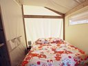 Cliquez pour découvrir toutes les photos de l'HÉBERGEMENT ! tente en toile et bois - camping Domaine De Kervallon photo 7