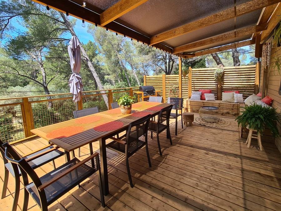 Camping Pas Cher vous présente avec son site Officiel campingpascher.fr, le Camping Le Beau Vezé classé 4 étoiles, situé sur la commune de Carqueiranne dans le département Var (Provence Alpes Côte D'azur) en France. Le camping Le Beau Vezé vous propose un hébergement de type mobil-home de 40 m² pour 1 personne avec climatisation (télévision). L'établissement vous propose 8 autres types d'hébergements. Découvrez tous nos séjours à petits prix dans la commune et aux alentours de Carqueiranne du département : Var (Provence Alpes Côte D'azur). Les Avis clients pour le Camping Le Beau Vezé sont excellents avec une note moyenne de 8 sur 10. Piscine extérieure, Animations familiales, Club enfants, Aire de jeux enfants, Canoë-kayak, Centre équestre, Golf, Ping-pong, Plongée, Pétanque, Terrain de volley-ball, Terrain multisports, Dépôt de pain, Pizzeria, Plats à emporter, Snack/Bar,... En savoir plus : cliquez-ICI.