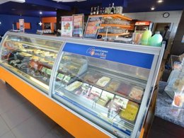 Camping Pas Cher vous présente avec son site Officiel campingpascher.fr, le Camping Terme Catez classé 5 étoiles, situé sur la commune de Catez Ob Savi dans le département Slovenie (Slovenie) en Slovenie. Le camping Terme Catez, vous présente un hébergement de type mobil-home de 32 m² avec climatisation. Le camping Terme Catez vous propose du sam. 12 septembre au sam. 19 septembre 2026, en promotion à -29% pour 7 nuits à 476 € au lieu de 672,0 € soit une Économie de 196 €. Cette location propose 92 dates différentes pour réserver votre séjour. Découvrez également les 8 autres gammes d'hébergements du camping. Parc aquatique, Piscine couverte, Piscine extérieure, Animations familiales, Club enfants, Aire de jeux enfants, Court de tennis, Golf, Ping-pong, Piscine, Terrain multisports, Trampoline, Voile, Bar, Dépôt de pain, Pizzeria, Plats à emporter, Snack/Bar, Épicerie,... En savoir plus : cliquez-ICI.