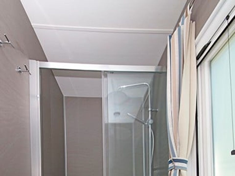 Cliquez pour découvrir toutes les photos de l'HÉBERGEMENT ! mobil-home - établissement Ca Savio photo 4