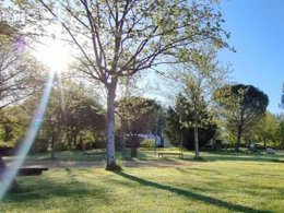 Camping Pas Cher vous présente avec son site Officiel campingpascher.fr, le Camping Le Clos De La Lère classé 3 étoiles, situé sur la commune de Cayriech dans le département Tarn-et-garonne (Midi Pyrénées) en France. Le camping Le Clos De La Lère vous propose un hébergement de type mobil-home de 28 m² pour 8 personnes avec climatisation (télévision). L'établissement vous propose 5 autres types d'hébergements. Découvrez tous nos séjours à petits prix dans la commune et aux alentours de Cayriech du département : Tarn-et-garonne (Midi Pyrénées). Les Avis clients pour le Camping Le Clos De La Lère sont de 7 sur 10. Piscine chauffée, Piscine extérieure, Animations familiales, Aire de jeux enfants, Canoë-kayak, Centre équestre, Court de tennis, Ping-pong, Pétanque, Randonnée, Terrain multisports, Dépôt de pain, Supermarché, Épicerie,... En savoir plus : cliquez-ICI.