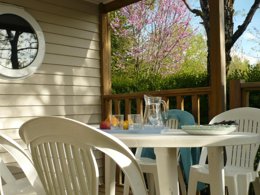 Camping Pas Cher vous présente avec son site Officiel campingpascher.fr, le Camping Le Clos De La Lère classé 3 étoiles, situé sur la commune de Cayriech dans le département Tarn-et-garonne (Midi Pyrénées) en France. Le camping Le Clos De La Lère vous propose un hébergement de type mobil-home de 20 m² pour 4 personnes (télévision). L'établissement vous propose 5 autres types d'hébergements. Découvrez tous nos séjours à petits prix dans la commune et aux alentours de Cayriech du département : Tarn-et-garonne (Midi Pyrénées). Les Avis clients pour le Camping Le Clos De La Lère sont de 7 sur 10. Piscine chauffée, Piscine extérieure, Animations familiales, Aire de jeux enfants, Canoë-kayak, Centre équestre, Court de tennis, Ping-pong, Pétanque, Randonnée, Terrain multisports, Dépôt de pain, Supermarché, Épicerie,... En savoir plus : cliquez-ICI.