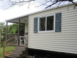 Camping Pas Cher vous présente avec son site Officiel campingpascher.fr, le Camping Du Pas Des Biches classé 1 étoile, situé sur la commune de Celles dans le département Charente-maritime (Poitou Charentes) en France. Le camping Du Pas Des Biches, vous présente un hébergement de type mobil-home de 28 m². Le camping Du Pas Des Biches vous propose du mercredi 08 avril au mercredi 15 avril 2026 pour 7 nuits à 300€. Cette location propose 137 dates différentes pour réserver votre séjour. Découvrez également les 4 autres gammes d'hébergements du camping. Les Avis clients pour le Camping Du Pas Des Biches sont excellents avec une note moyenne de 8 sur 10. Piscine extérieure, Aire de jeux enfants, Baby-foot, Centre équestre, Court de tennis, Golf, Ping-pong, Pétanque, Randonnée, Boulangerie, Bureau de tabac, Dépôt de pain, Station-service, Épicerie,... En savoir plus : cliquez-ICI.