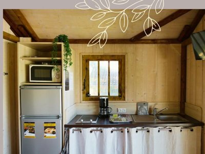 Cliquez pour découvrir toutes les photos de l'HÉBERGEMENT ! bungalow toilé - Chanset photo 3