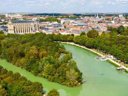 Camping Pas Cher vous présente avec son site Officiel campingpascher.fr, le Camping De Chalons En Champagne classé 4 étoiles, situé sur la commune de Chalons En Champagne dans le département Marne (Champagne Ardenne) en France. Le camping De Chalons En Champagne vous propose un hébergement de type mobil-home de 29 m² (télévision). L'établissement vous propose 3 autres types d'hébergements. Découvrez tous nos séjours à petits prix dans la commune et aux alentours de Chalons En Champagne du département : Marne (Champagne Ardenne). Les Avis clients pour le Camping De Chalons En Champagne sont de 7 sur 10. Étang, Aire de jeux enfants, Baby-foot, Canoë-kayak, Court de tennis, Golf, Ping-pong, Piscine, Pétanque, Salle de jeux vidéo, Terrain de badminton, Terrain de football, Terrain de volley-ball, Dépôt de pain, Snack/Bar, Épicerie,... En savoir plus : cliquez-ICI.
