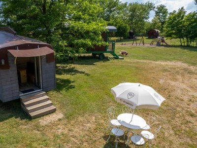 Cliquez pour découvrir toutes les photos de l'ÉTABLISSEMENT ! camping Village Toue Du Domaine Des Demoiselles photo 3