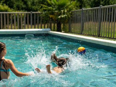 Cliquez pour découvrir toutes les photos de l'ÉTABLISSEMENT ! camping Village Toue Du Domaine Des Demoiselles photo 7