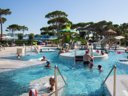 Camping Pas Cher vous présente avec son site Officiel campingpascher.fr, le Établissement Cavallino, situé sur la commune de Cavallino-treporti dans le département Venise (Vénétie) en Italie. L'établissement Cavallino vous propose un hébergement de type mobil-home de 24 m². L'établissement vous propose 7 autres types d'hébergements. Découvrez tous nos séjours à petits prix dans la commune et aux alentours de Cavallino-treporti du département : Venise (Vénétie).... En savoir plus : cliquez-ICI.