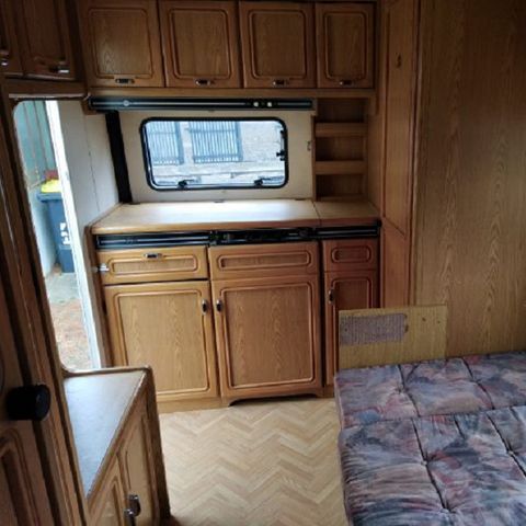 Cliquez pour découvrir toutes les photos de l'HÉBERGEMENT ! caravane - Le Rochat photo 2