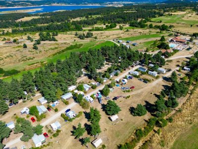 Cliquez pour découvrir toutes les photos de l'ÉTABLISSEMENT ! camping Les Sous Bois Du Lac photo 4