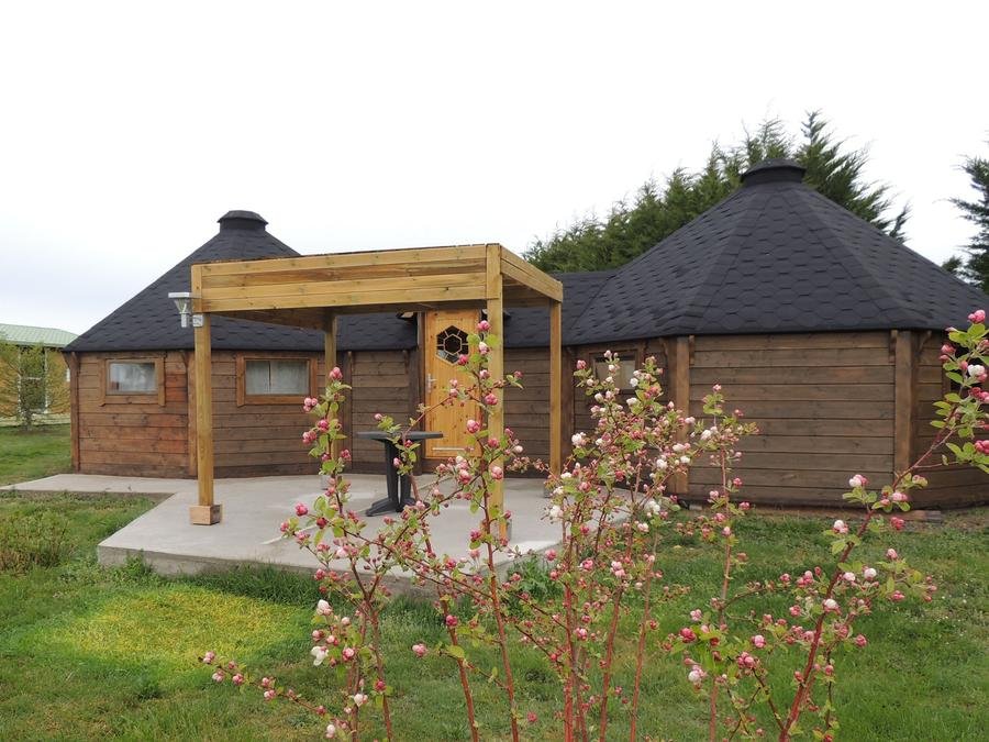 Camping Pas Cher vous présente avec son site Officiel campingpascher.fr, la Résidence Les Chalets D'Auvergne classé 4 étoiles, située sur la commune de Chazemais dans le département Allier (Auvergne) en France. La résidence Les Chalets D'Auvergne vous propose un hébergement de type chalet de 40 m² pour 4 personnes avec climatisation (télévision). L'établissement vous propose 9 autres types d'hébergements. Découvrez tous nos séjours à petits prix dans la commune et aux alentours de Chazemais du département : Allier (Auvergne). Les Avis clients pour la Résidence Les Chalets D'Auvergne sont excellents avec une note moyenne de 8 sur 10. LacÉtang, Piscine chauffée, Piscine couverte, Aire de jeux enfants, Centre équestre, Court de tennis, Golf, Parcours sportif, Ping-pong, Pétanque, Randonnée, Terrain de basketball, Terrain de football, Boulangerie, Brasserie, Bureau de tabac, Dépôt de pain, Restaurant, Station-service, Supermarché, Épicerie,... En savoir plus : cliquez-ICI.