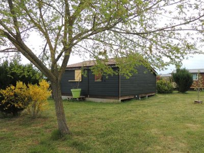 Cliquez pour découvrir toutes les photos de l'HÉBERGEMENT ! chalet - Les Chalets D'Auvergne photo 5