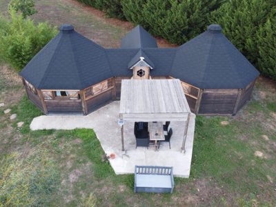 Cliquez pour découvrir toutes les photos de l'HÉBERGEMENT ! chalet - Les Chalets D'Auvergne photo 4