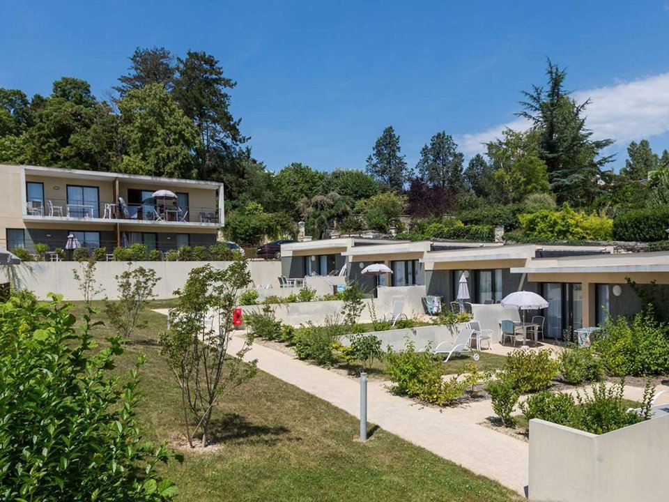 Camping Pas Cher vous présente avec son site Officiel campingpascher.fr, la Résidence Odalys Référence Le Clos St Michel classé 3 étoiles, située sur la commune de Chinon dans le département Indre-et-loire (Centre Val De Loire) en France. La résidence Odalys Référence Le Clos St Michel vous propose un hébergement de type appartement de 28 m² pour 4 personnes (télévision). L'établissement vous propose 3 autres types d'hébergements. Découvrez tous nos séjours à petits prix dans la commune et aux alentours de Chinon du département : Indre-et-loire (Centre Val De Loire). Les Avis clients pour la Résidence Odalys Référence Le Clos St Michel sont excellents avec une note moyenne de 8 sur 10. Piscine chauffée, Piscine extérieure, Ping-pong, Salle de fitness, Buffet,... En savoir plus : cliquez-ICI.