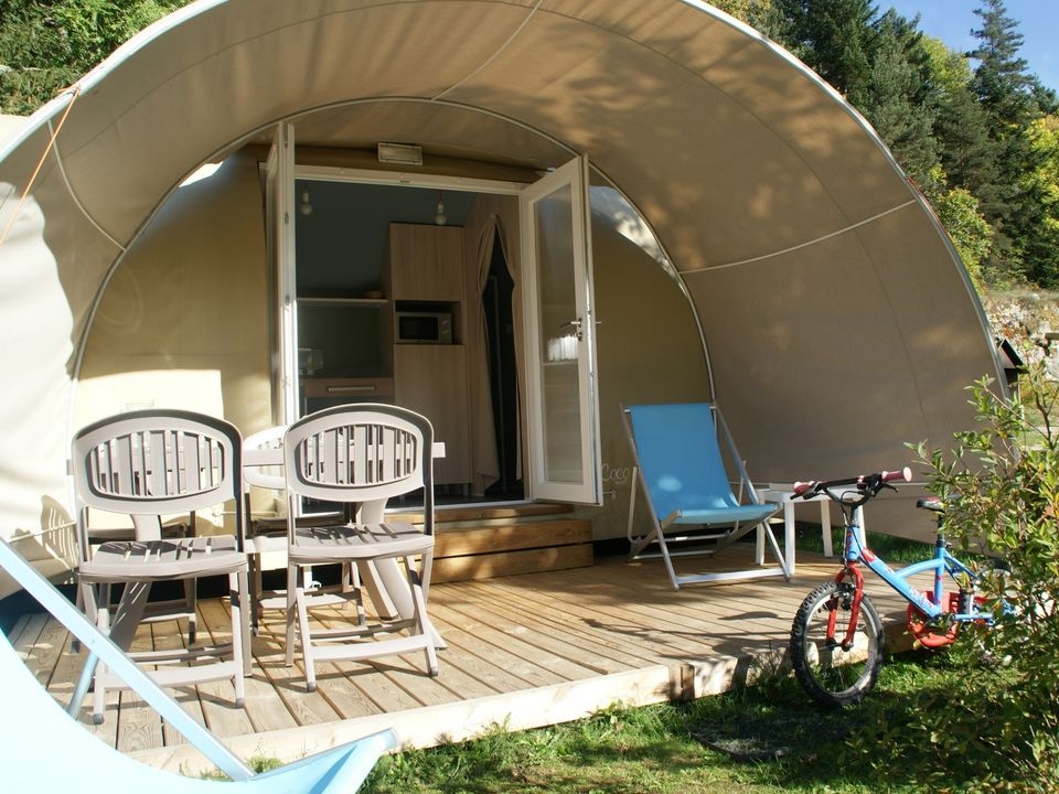 Camping Pas Cher vous présente avec son site Officiel campingpascher.fr, le Camping Le Pont De Braye classé 3 étoiles, situé sur la commune de Chastanier dans le département Lozere (Languedoc Roussillon) en France. Le camping Le Pont De Braye vous propose un hébergement de type tente de 16 m². L'établissement vous propose 4 autres types d'hébergements. Découvrez tous nos séjours à petits prix dans la commune et aux alentours de Chastanier du département : Lozere (Languedoc Roussillon). Randonnée, Snack/Bar,... En savoir plus : cliquez-ICI.