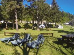 Camping Pas Cher vous présente avec son site Officiel campingpascher.fr, le Camping Le Pont De Braye classé 3 étoiles, situé sur la commune de Chastanier dans le département Lozere (Languedoc Roussillon) en France. Le camping Le Pont De Braye vous propose un hébergement de type tente de 10 m². L'établissement vous propose 3 autres types d'hébergements. Découvrez tous nos séjours à petits prix dans la commune et aux alentours de Chastanier du département : Lozere (Languedoc Roussillon). Randonnée, Snack/Bar,... En savoir plus : cliquez-ICI.