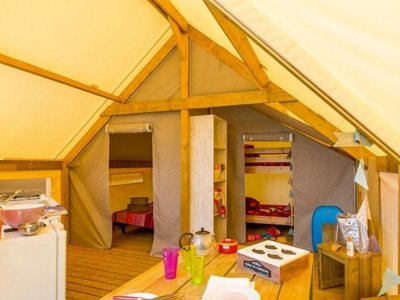 Cliquez pour découvrir toutes les photos de l'HÉBERGEMENT ! bungalow toilé - Les Pirons photo 2