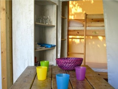 Cliquez pour découvrir toutes les photos de l'HÉBERGEMENT ! bungalow toilé - Les Pirons photo 7