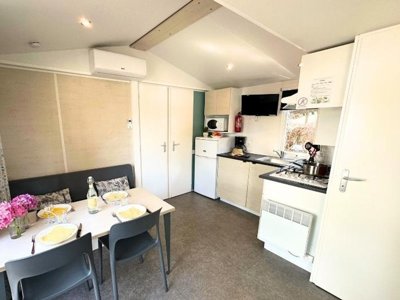 Cliquez pour découvrir toutes les photos de l'HÉBERGEMENT ! mobil-home - Les Pirons photo 3