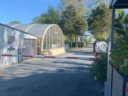 Camping Pas Cher vous présente avec son site Officiel campingpascher.fr, le Camping Le Robinson classé 3 étoiles, situé sur la commune de Colleville Sur Mer dans le département Calvados (Basse Normandie) en France. Le camping Le Robinson, vous présente un hébergement de type mobil-home pour 5 personnes. Le camping Le Robinson vous propose du sam. 19 septembre au sam. 26 septembre 2026, en promotion à -24% pour 7 nuits à 299 € au lieu de 398,0 € soit une Économie de 99 €. Cette location propose 25 dates différentes pour réserver votre séjour. Découvrez également les 1 autres gammes d'hébergements du camping. Les Avis clients pour le Camping Le Robinson sont excellents avec une note moyenne de 8 sur 10. Piscine chauffée, Piscine couverte, Animations familiales, Aire de jeux enfants, Baby-foot, Flipper, Pétanque, Randonnée, Salle de jeux vidéo, Dépôt de pain, Snack/Bar,... En savoir plus : cliquez-ICI.