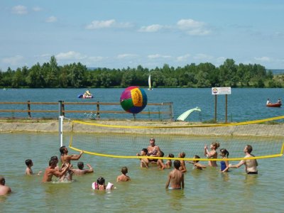 Cliquez pour découvrir toutes les photos de l'ÉTABLISSEMENT ! camping Du Lac De Cormoranche photo 25