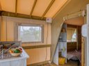Cliquez pour découvrir toutes les photos de l'HÉBERGEMENT ! tente en toile et bois - camping Romanée - Le Fort Espagnol photo 3