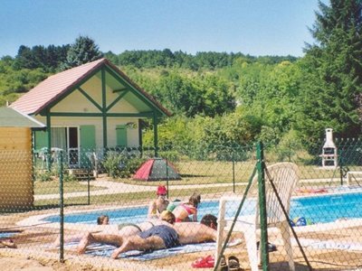 Cliquez pour découvrir toutes les photos de l'ÉTABLISSEMENT ! camping Village Chalets – Le Rû Du Pré photo 3
