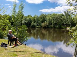 Camping Pas Cher vous présente avec son site Officiel campingpascher.fr, le Camping RCN La Ferme Du Latois classé 4 étoiles, situé sur la commune de Coex dans le département Vendée (Pays De La Loire) en France. Le camping RCN La Ferme Du Latois, vous présente un hébergement de type tente en toile et bois de 48 m². Le camping RCN La Ferme Du Latois vous propose du lundi 04 mai au lundi 11 mai 2026, en promotion à -5% pour 7 nuits à 424,65 € au lieu de 447,0 € soit une Économie de 22,35 €. Cette location propose 111 dates différentes pour réserver votre séjour. Découvrez également les 18 autres gammes d'hébergements du camping. Les Avis clients pour le Camping RCN La Ferme Du Latois sont excellents avec une note moyenne de 8 sur 10. MerÉtang, Bassin enfant, Piscine extérieure, Animations familiales, Aire de jeux enfants, Golf, Ping-pong, Pétanque, Terrain de football, Trampoline, Bar, Dépôt de pain, Restaurant, Épicerie,... En savoir plus : cliquez-ICI.