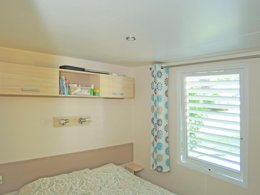 Camping Pas Cher vous présente avec son site Officiel campingpascher.fr, le Camping RCN La Ferme Du Latois classé 4 étoiles, situé sur la commune de Coex dans le département Vendée (Pays De La Loire) en France. Le camping RCN La Ferme Du Latois, vous présente un hébergement de type mobil-home et télévision. Le camping RCN La Ferme Du Latois vous propose du lundi 04 mai au lundi 11 mai 2026 pour 7 nuits à 394€. Cette location propose 114 dates différentes pour réserver votre séjour. Découvrez également les 18 autres gammes d'hébergements du camping. Les Avis clients pour le Camping RCN La Ferme Du Latois sont excellents avec une note moyenne de 8 sur 10. MerÉtang, Bassin enfant, Piscine extérieure, Animations familiales, Aire de jeux enfants, Golf, Ping-pong, Pétanque, Terrain de football, Trampoline, Bar, Dépôt de pain, Restaurant, Épicerie,... En savoir plus : cliquez-ICI.