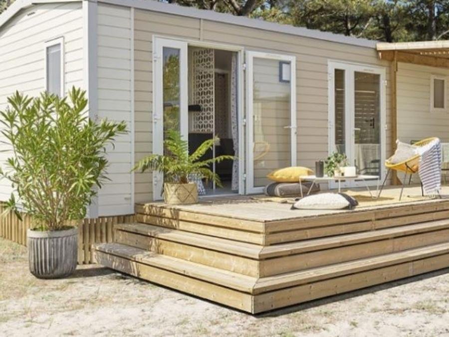 Camping Pas Cher vous présente avec son site Officiel campingpascher.fr, le Camping Le Mas De Reilhe classé 4 étoiles, situé sur la commune de Crespian dans le département Gard (Languedoc Roussillon) en France. Le camping Le Mas De Reilhe vous propose un hébergement de type mobil-home de 30 m² pour 2 personnes. L'établissement vous propose 12 autres types d'hébergements. Découvrez tous nos séjours à petits prix dans la commune et aux alentours de Crespian du département : Gard (Languedoc Roussillon). Les Avis clients pour le Camping Le Mas De Reilhe sont excellents avec une note moyenne de 8 sur 10. MerRivière, Piscine chauffée, Piscine extérieure, Animation ados, Animations familiales, Club enfants, Aire de jeux enfants, Baby-foot, Canoë-kayak, Centre équestre, Golf, Parcours sportif, Ping-pong, Pétanque, Randonnée, Structure gonflable enfants, Terrain multisports, Trampoline, Bar, Boulangerie, Plats à emporter, Restaurant, Supermarché, Épicerie,... En savoir plus : cliquez-ICI.
