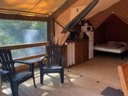 Cliquez pour découvrir toutes les photos de l'HÉBERGEMENT ! tente en toile et bois - camping Le Mas De Reilhe photo 4
