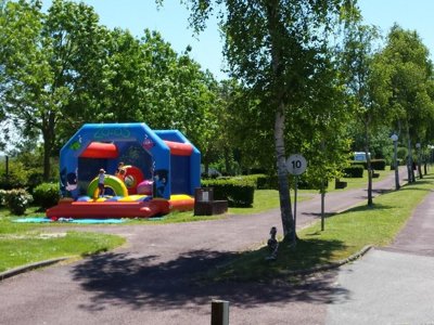 Cliquez pour découvrir toutes les photos de l'ÉTABLISSEMENT ! camping Le Mont Joli Bois photo 2