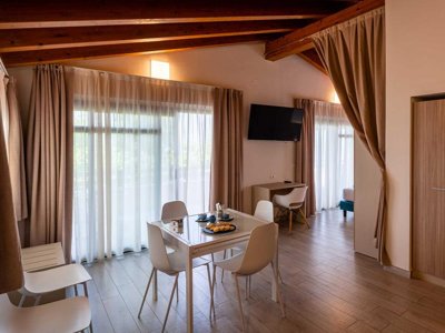 Cliquez pour découvrir toutes les photos de l'HÉBERGEMENT ! appartement - Club Del Sole Desenzano Boutique Resort/ Glam photo 4