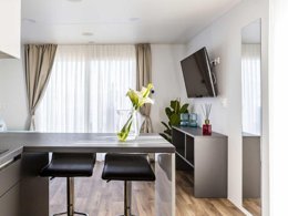 Camping Pas Cher vous présente avec son site Officiel campingpascher.fr, le Camping San Francesco Desenzano classé 4 étoiles, situé sur la commune de Desenzano Del Garda dans le département Brescia (Lombardie) en Italie. Le camping San Francesco Desenzano, vous présente un hébergement de type lodge de 30 m² avec climatisation et télévision. Le camping San Francesco Desenzano vous propose du sam. 11 avril au sam. 18 avril 2026 pour 7 nuits à 1020.6€. Cette location propose 56 dates différentes pour réserver votre séjour. Découvrez également les 11 autres gammes d'hébergements du camping. Lac, Piscine extérieure, Animations familiales, Club enfants, Aire de jeux enfants, Court de tennis, Golf, Salle de fitness, Structure gonflable enfants, Terrain de football, Bar, Pizzeria, Snack/Bar, Épicerie,... En savoir plus : cliquez-ICI.