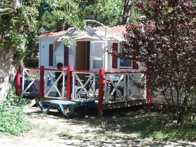 Cliquez pour découvrir toutes les photos de l'HÉBERGEMENT ! mobil-home - Flower La Pinède photo 2