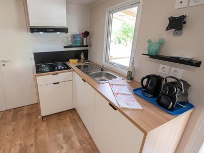 Cliquez pour découvrir toutes les photos de l'HÉBERGEMENT ! mobil-home - Flower La Pinède photo 4