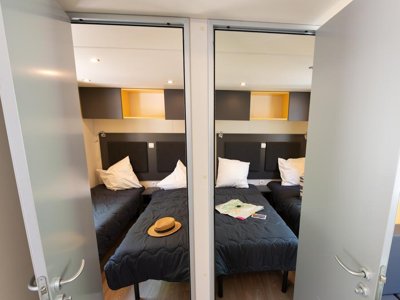 Cliquez pour découvrir toutes les photos de l'HÉBERGEMENT ! mobil-home - Flower La Pinède photo 4