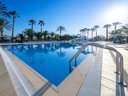 Camping Pas Cher vous présente avec son site Officiel campingpascher.fr, le Camping Estival Vendrell Platja classé 4 étoiles, situé sur la commune de Coma Ruga dans le département Tarragone (Catalogne) en Espagne. Le camping Estival Vendrell Platja, vous présente un hébergement de type tente de 35 m² pour 1 personne avec climatisation et télévision. Le camping Estival Vendrell Platja vous propose du dimanche 27 septembre au dimanche 04 octobre 2026 pour 7 nuits à 573.3€. Cette location propose 64 dates différentes pour réserver votre séjour. Découvrez également les 6 autres gammes d'hébergements du camping. Les Avis clients pour le Camping Estival Vendrell Platja sont excellents avec une note moyenne de 8 sur 10. Mer, Parc aquatique, Piscine extérieure, Animations familiales, Club ados, Club enfants, Aire de jeux enfants, Cyclisme, Golf, Parcours sportif, Ping-pong, Randonnée, Salle de jeux vidéo, Terrain de football, Bar, Pizzeria, Plats à emporter, Restaurant, Snack/Bar, Supermarché,... En savoir plus : cliquez-ICI.
