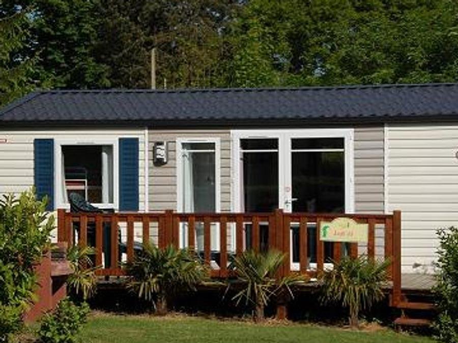 Camping Pas Cher vous présente avec son site Officiel campingpascher.fr, le Camping Du Golf classé 3 étoiles, situé sur la commune de Dives Sur Mer dans le département Calvados (Basse Normandie) en France. Le camping Du Golf vous propose un hébergement de type mobil-home de 33 m² pour 2 personnes (télévision). L'établissement vous propose 7 autres types d'hébergements. Découvrez tous nos séjours à petits prix dans la commune et aux alentours de Dives Sur Mer du département : Calvados (Basse Normandie). Les Avis clients pour le Camping Du Golf sont excellents avec une note moyenne de 8 sur 10. LacMerÉtang, Piscine extérieure, Animations familiales, Aire de jeux enfants, Baby-foot, Ping-pong, Pétanque, Randonnée, Voile, Bar, Dépôt de pain, Épicerie,... En savoir plus : cliquez-ICI.