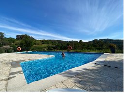 Camping Pas Cher vous présente avec son site Officiel campingpascher.fr, le Camping Maceira classé 3 étoiles, situé sur la commune de Covelo dans le département Pontevedra (Galice) en Espagne. Le camping Maceira, vous présente un hébergement de type bungalow. Le camping Maceira vous propose du vendredi 05 juin au vendredi 12 juin 2026 avec un DÉPART DEMAIN pour 7 nuits à 1183€. Cette location propose 42 dates différentes pour réserver votre séjour. Découvrez également les 1 autres gammes d'hébergements du camping. Les Avis clients pour le Camping Maceira sont excellents avec une note moyenne de 9 sur 10. Piscine extérieure, Animations familiales, Aire de jeux enfants, Centre équestre, Cyclisme, Golf, Randonnée, Terrain multisports, Bar, Dépôt de pain, Snack/Bar, Supermarché, Épicerie,... En savoir plus : cliquez-ICI.