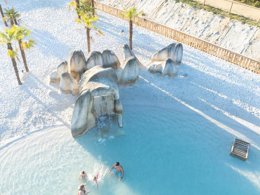 Camping Pas Cher vous présente avec son site Officiel campingpascher.fr, le Camping DéfiPlanet' classé 4 étoiles, situé sur la commune de Dienne dans le département Vienne (Poitou-charentes) en France. Le camping DéfiPlanet', vous présente un hébergement de type hébergement insolite pour 2 personnes. Le camping DéfiPlanet' vous propose du lundi 22 décembre au lundi 29 décembre 2025, en promotion à -6% pour 7 nuits à 763 € au lieu de 815 € soit une Économie de 52 €. Cette location propose 7 dates différentes pour réserver votre séjour. Découvrez également les 7 autres gammes d'hébergements du camping. Les Avis clients pour le Camping DéfiPlanet' sont de 7 sur 10. Piscine chauffée, Piscine couverte, Animations familiales, Aire de jeux enfants, Centre équestre, Pétanque, Dépôt de pain, Plats à emporter, Snack/Bar, Épicerie,... En savoir plus : cliquez-ICI.