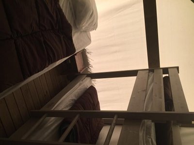 Cliquez pour découvrir toutes les photos de l'HÉBERGEMENT ! tente en toile et bois - Les Eaux Chaudes photo 2