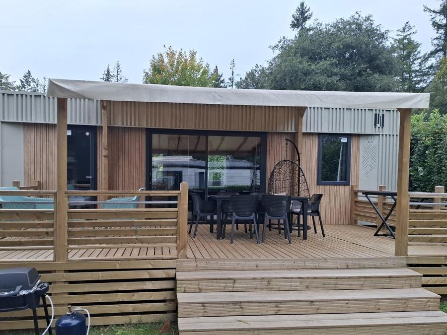 Camping Pas Cher vous présente avec son site Officiel campingpascher.fr, le Camping Les Ormes, Domaine Et Resort classé 5 étoiles, situé sur la commune de Dol De Bretagne dans le département Ille-et-vilaine (Bretagne) en France. Le camping Les Ormes, Domaine Et Resort, vous présente un hébergement de type mobil-home de 36 m² pour 4 personnes avec climatisation. Le camping Les Ormes, Domaine Et Resort vous propose du sam. 12 septembre au sam. 19 septembre 2026, en promotion à -10% pour 7 nuits à 1134 € au lieu de 1260,0 € soit une Économie de 126 €. Cette location propose 1 dates différentes pour réserver votre séjour. Découvrez également les 9 autres gammes d'hébergements du camping. Les Avis clients pour le Camping Les Ormes, Domaine Et Resort sont excellents avec une note moyenne de 8 sur 10. Parc aquatique, Piscine couverte, Piscine extérieure, Animations familiales, Club enfants, Aire de jeux enfants, Baby-foot, Canoë-kayak, Centre équestre, Court de tennis, Golf, Location de bateaux, Ping-pong, Pétanque, Randonnée, Salle de jeux vidéo, Terrain multisports, Voile, Bar, Dépôt de pain, Pizzeria, Plats à emporter, Restaurant, Épicerie,... En savoir plus : cliquez-ICI.