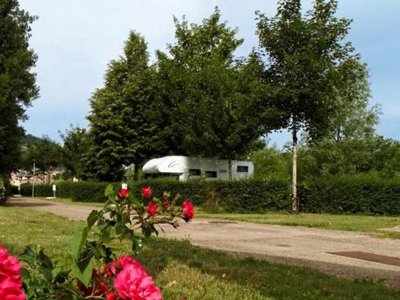 Cliquez pour découvrir toutes les photos de l'ÉTABLISSEMENT ! camping Roc De L'Arche photo 2